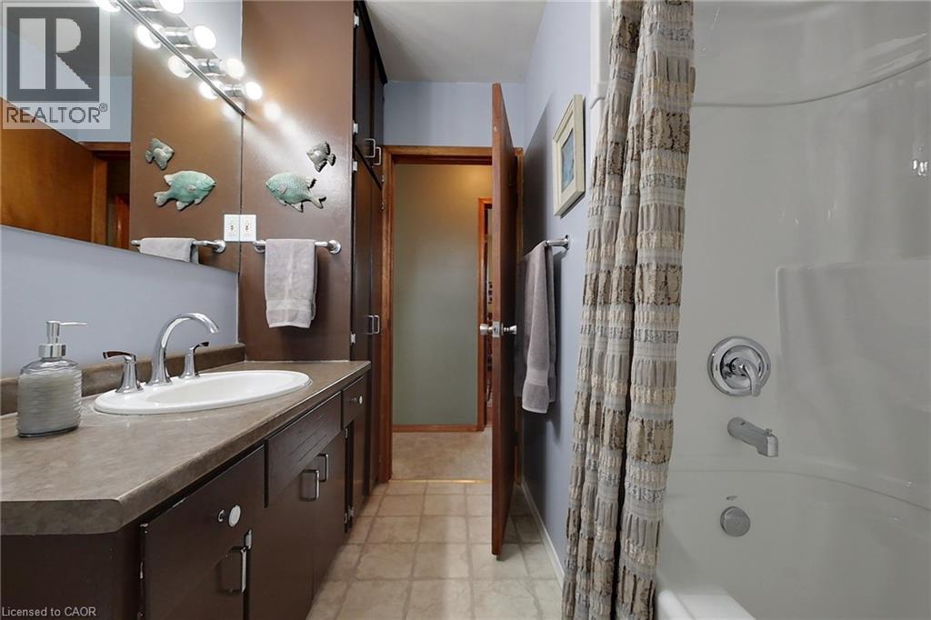 Main floor bathroom.