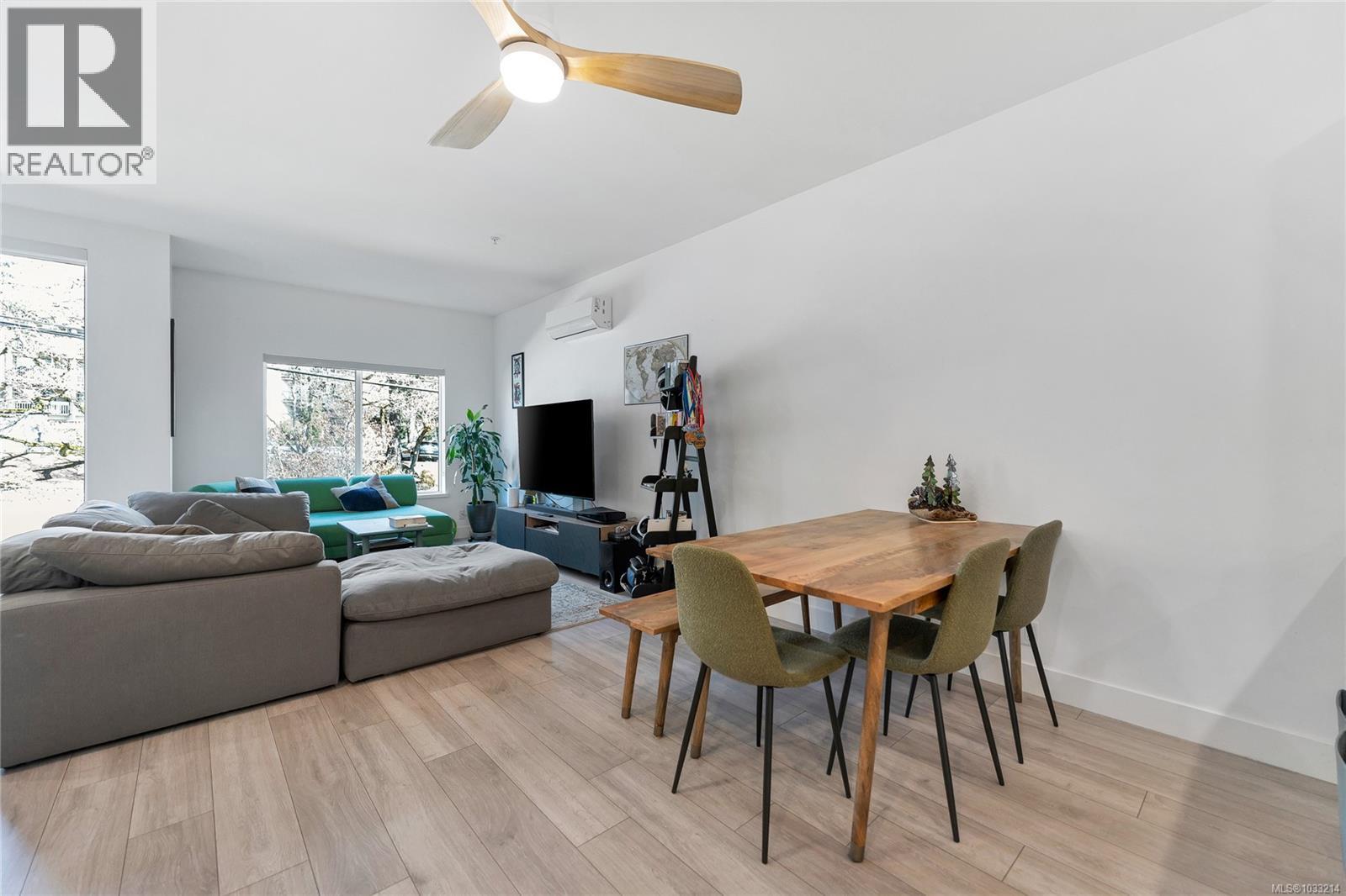 4 991 McKenzie Avenue, Saanich