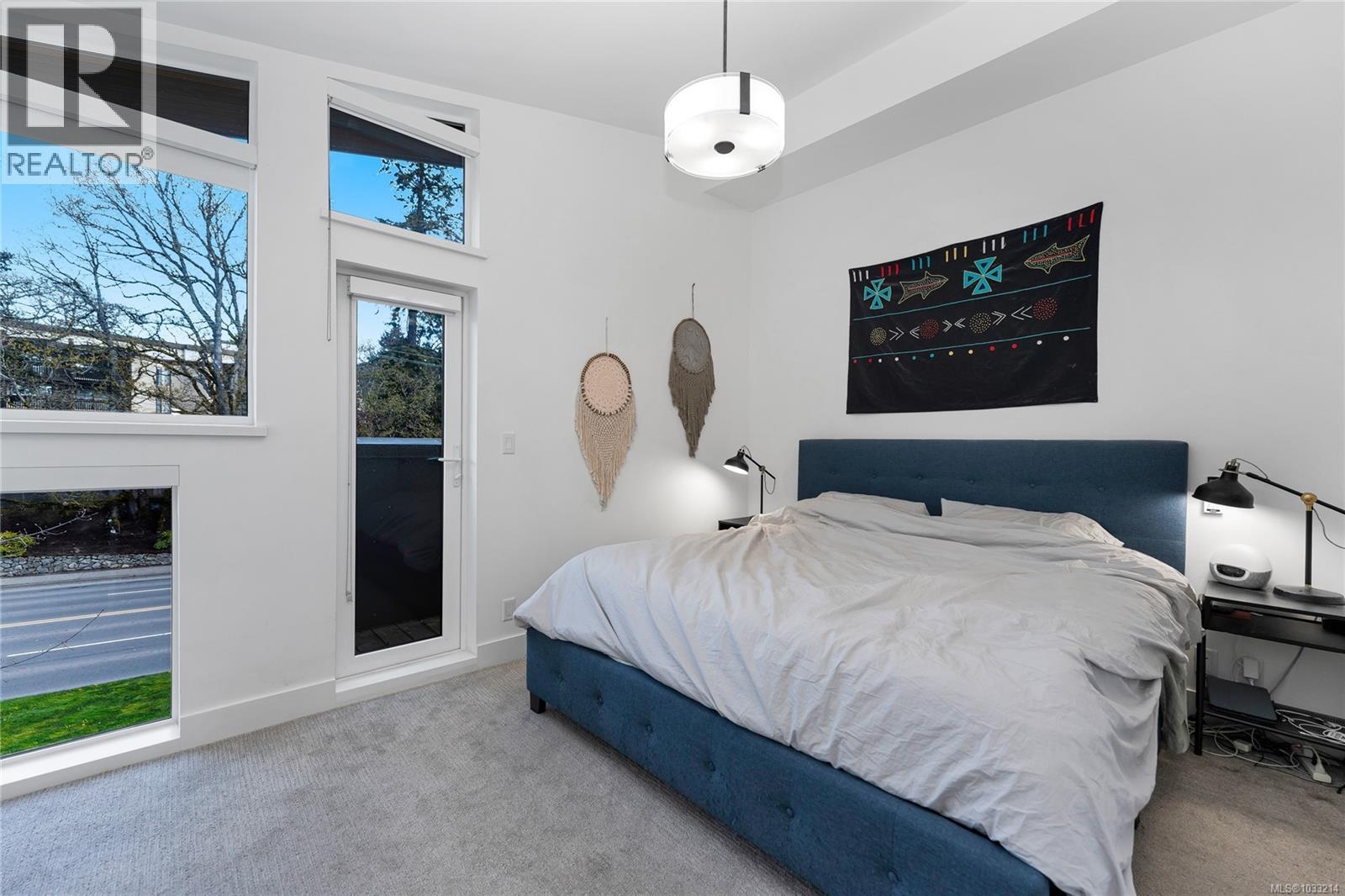 4 991 McKenzie Avenue, Saanich