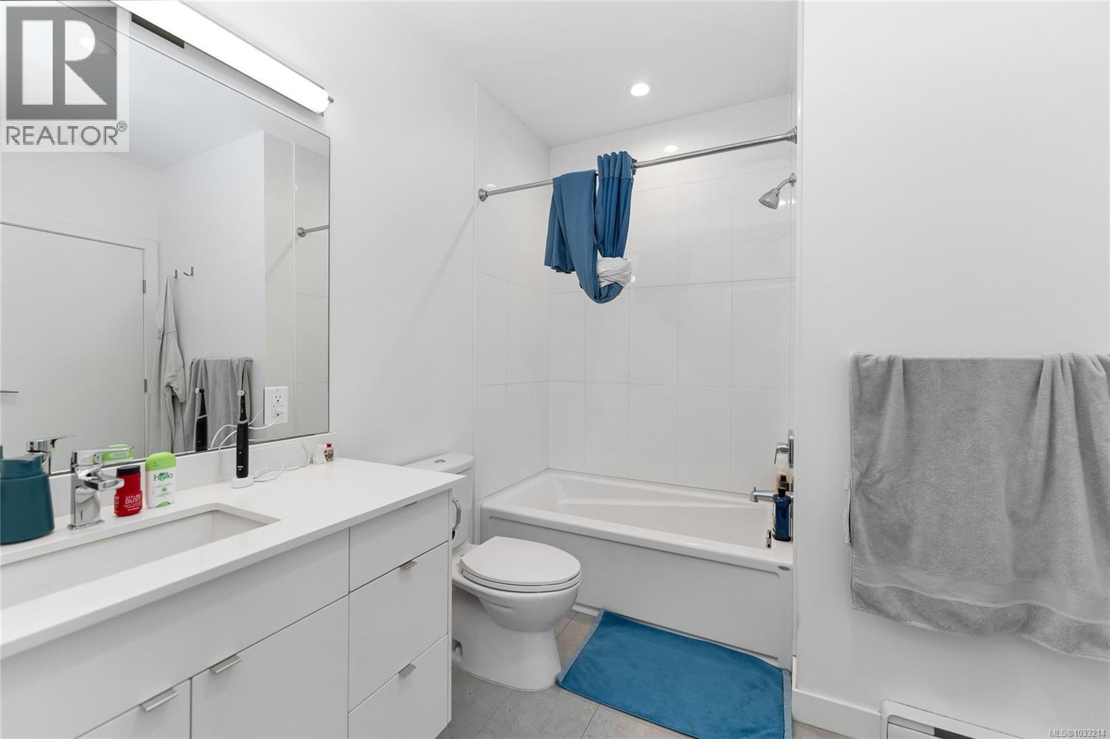 4 991 McKenzie Avenue, Saanich