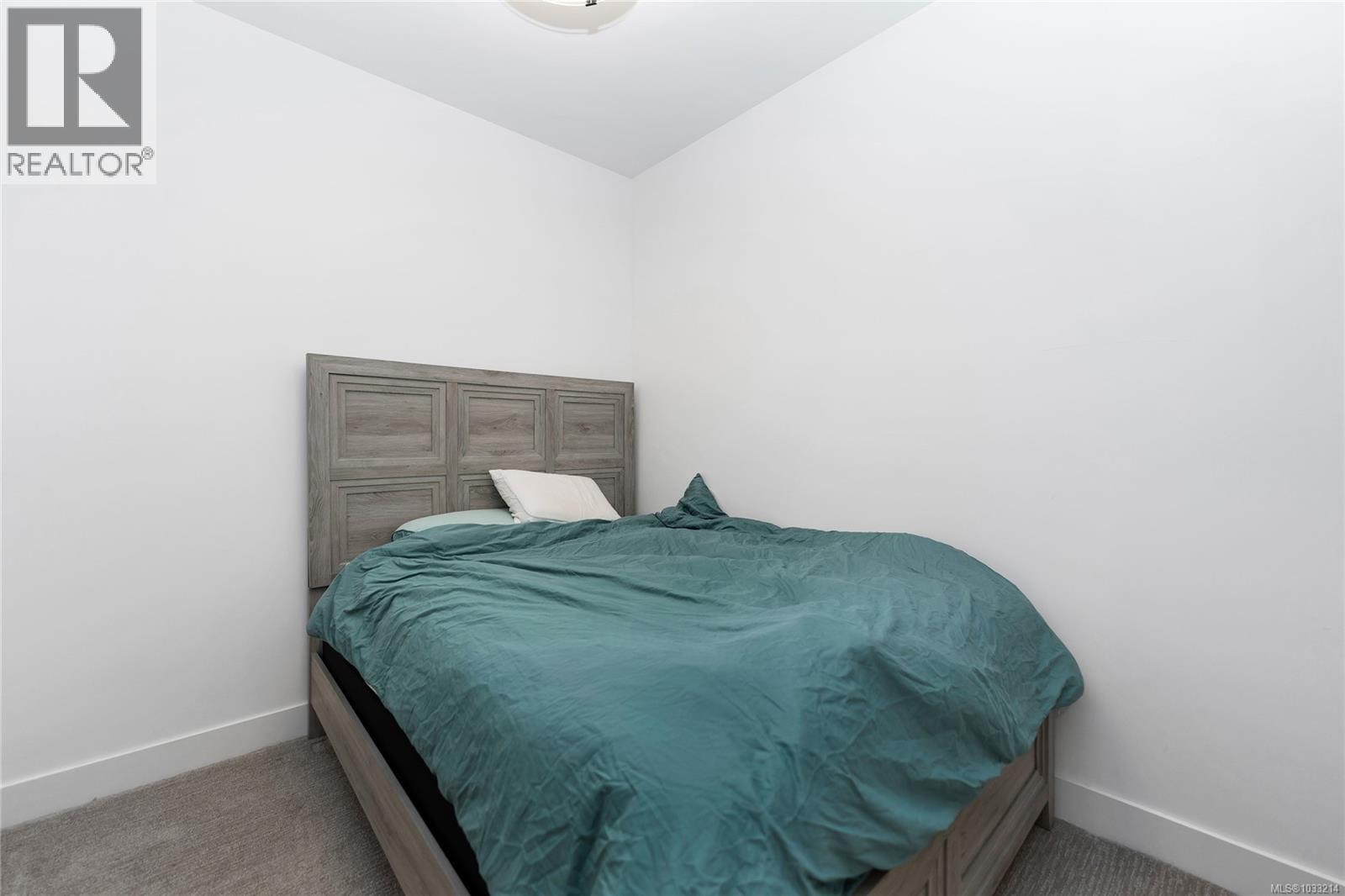 4 991 McKenzie Avenue, Saanich