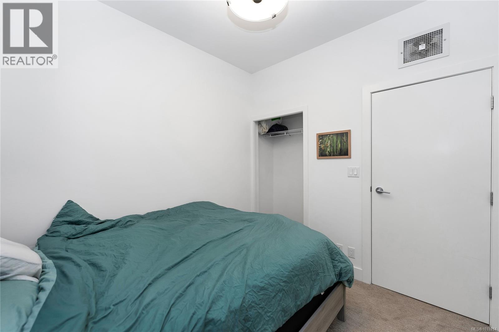 4 991 McKenzie Avenue, Saanich