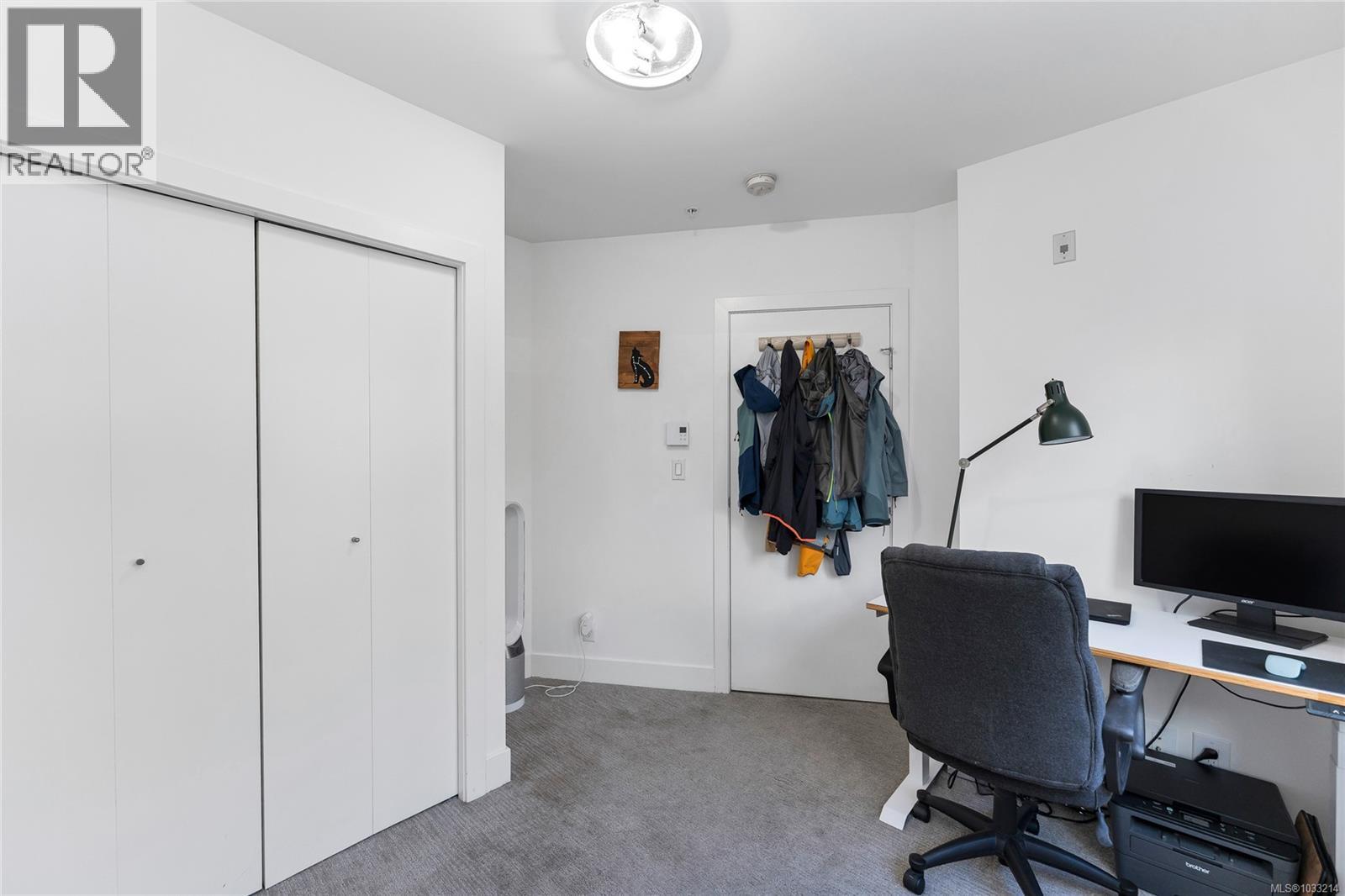 #4 991 McKenzie Ave - 22
