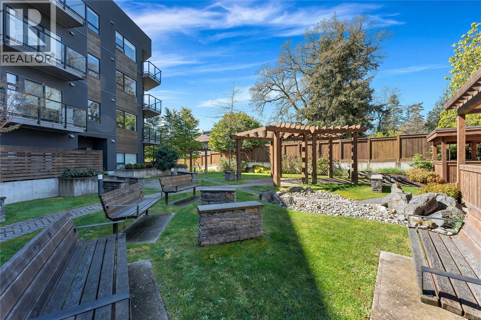 4 991 McKenzie Avenue, Saanich