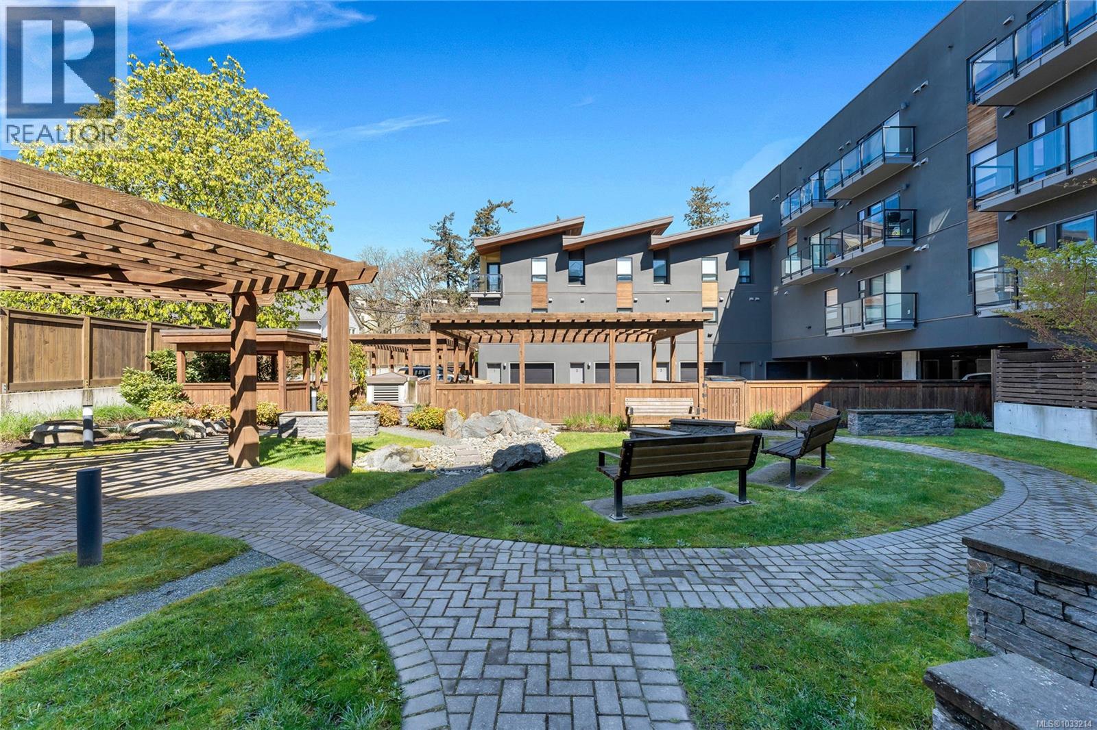 4 991 McKenzie Avenue, Saanich