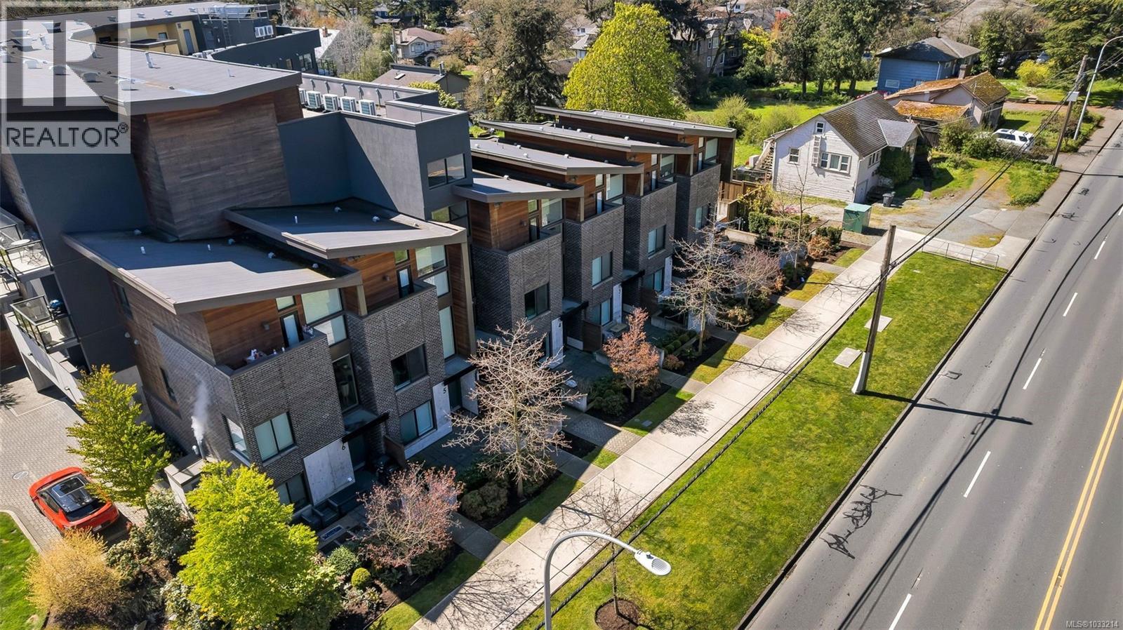 4 991 McKenzie Avenue, Saanich