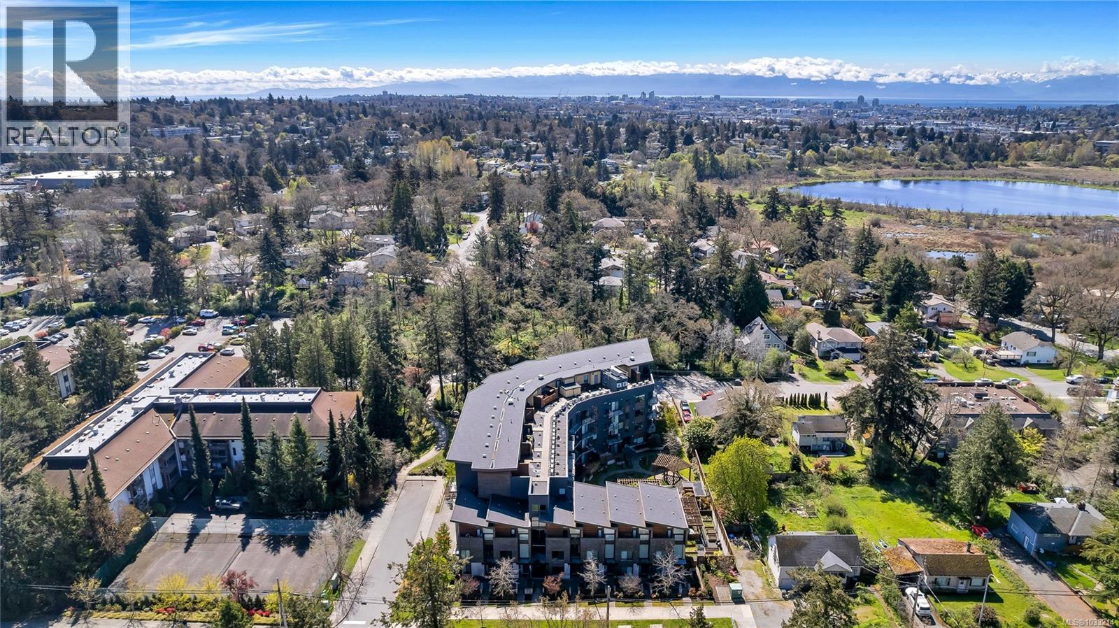 4 991 McKenzie Avenue, Saanich