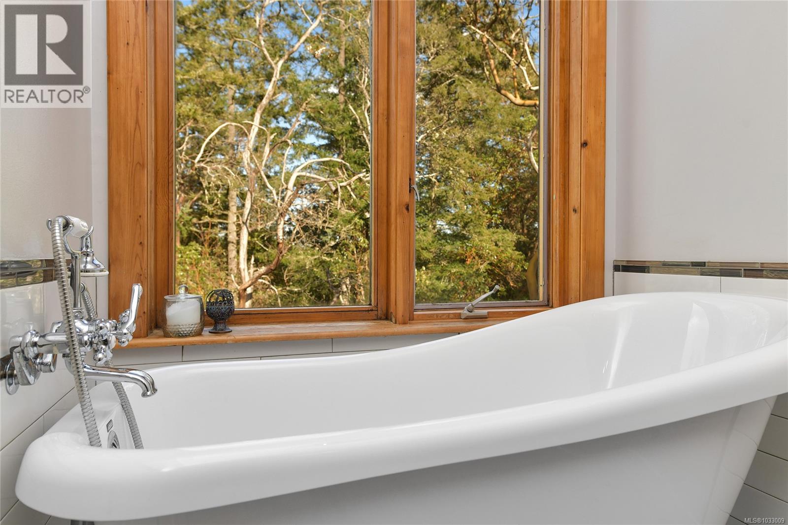  4836 Spring Road, Saanich