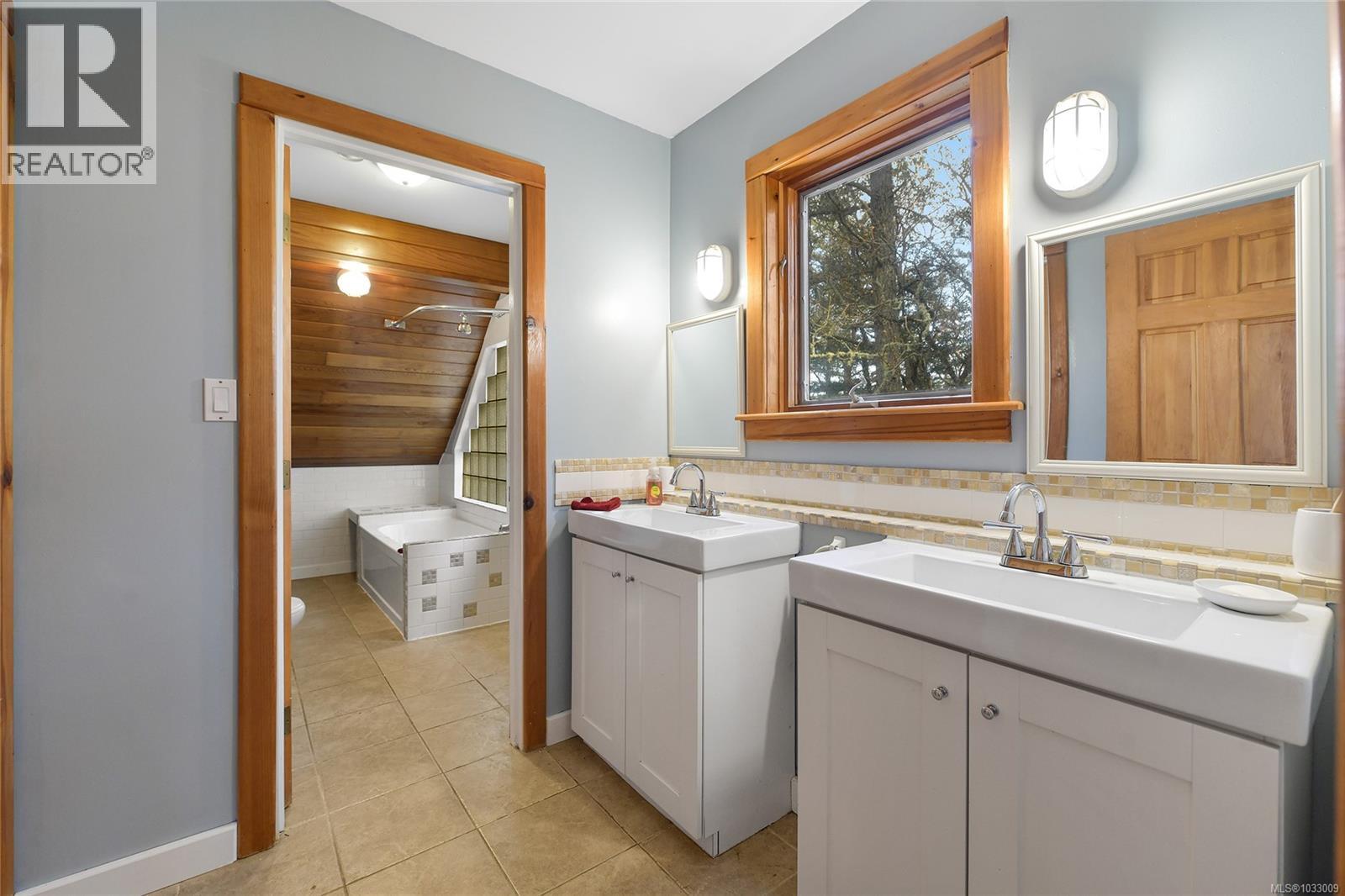  4836 Spring Road, Saanich