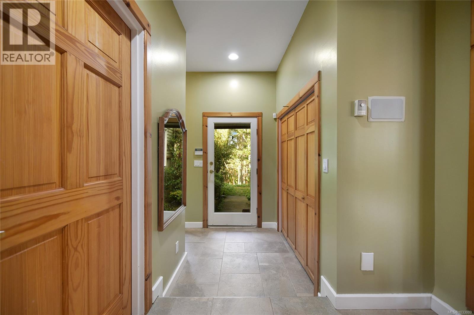  4836 Spring Road, Saanich