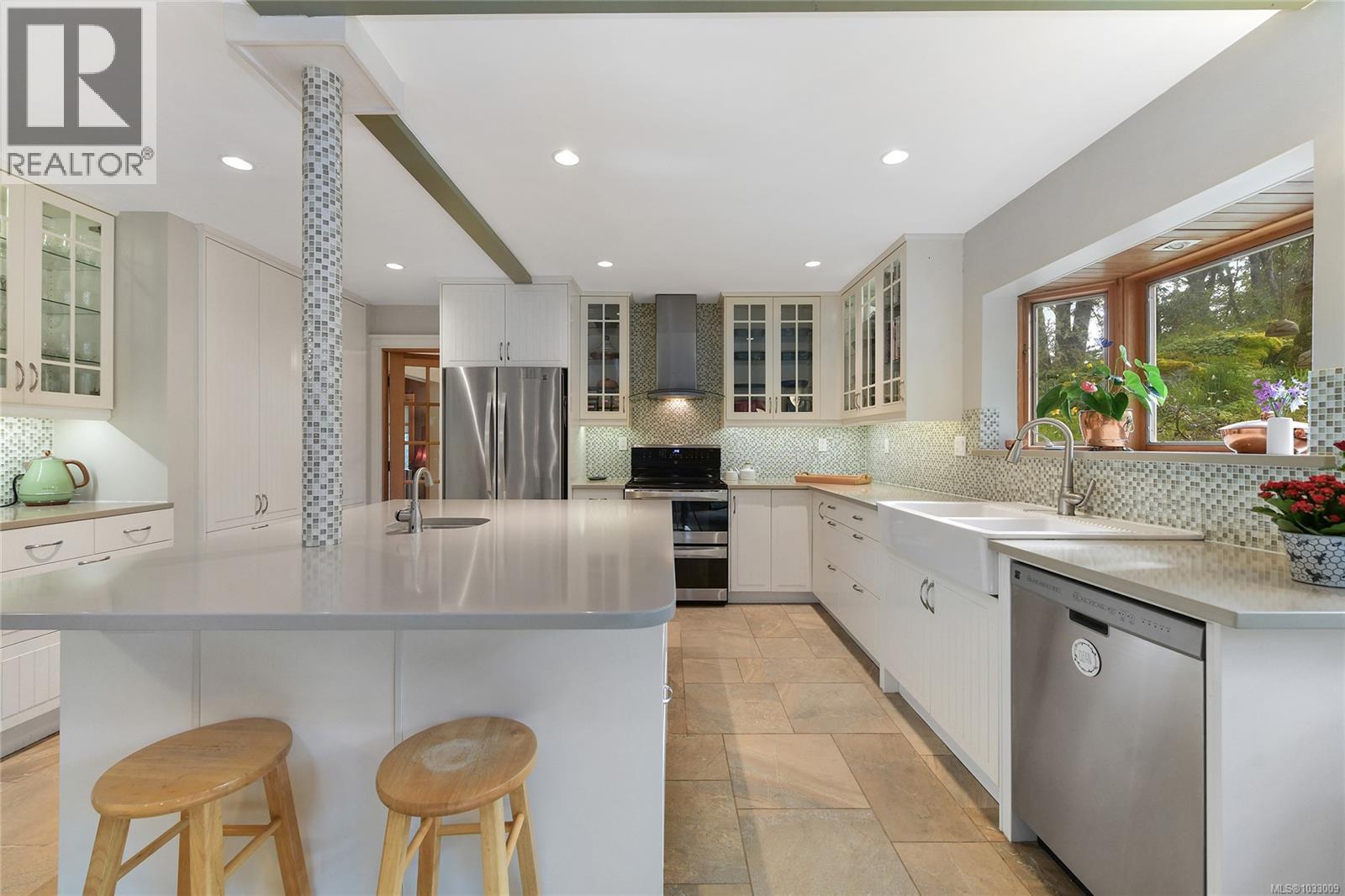  4836 Spring Road, Saanich