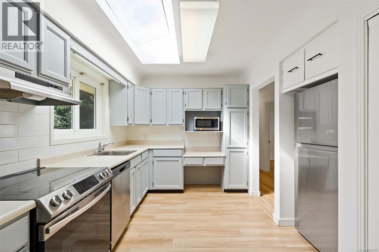 1675 Earle St - 20