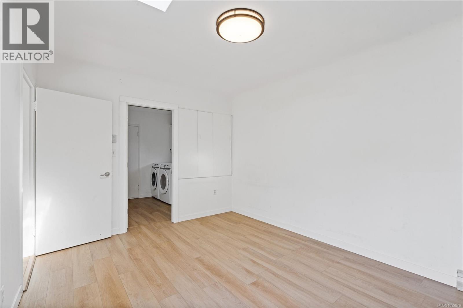 1675 Earle St - 30