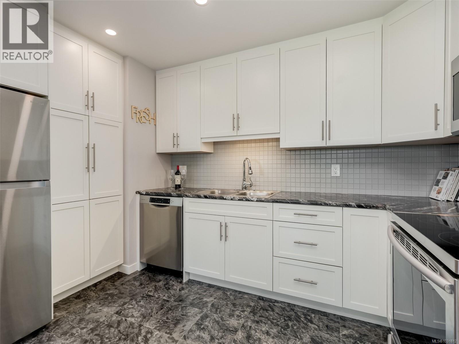 5 3968 Cedar Hill Road, Saanich