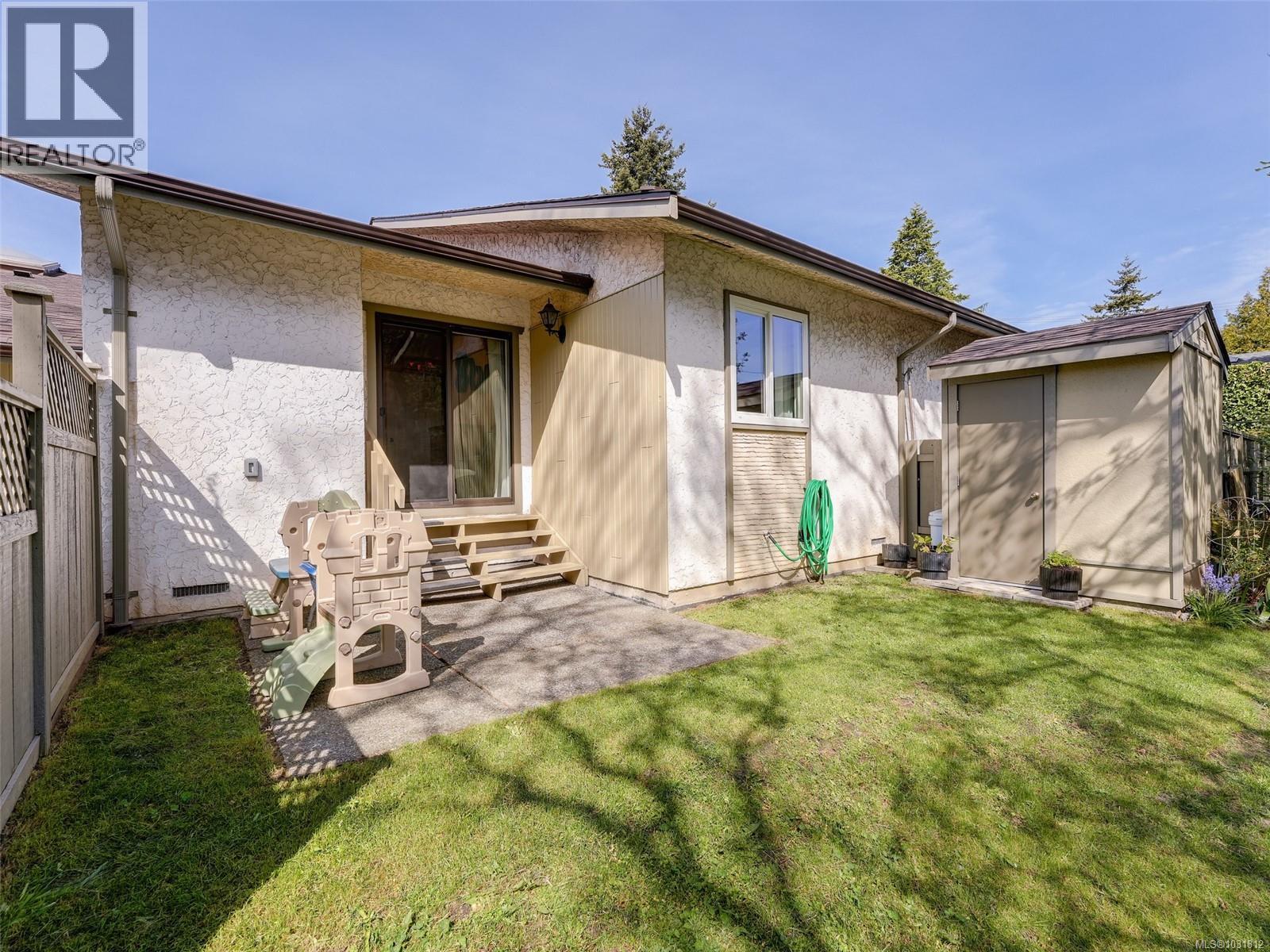 5 3968 Cedar Hill Road, Saanich
