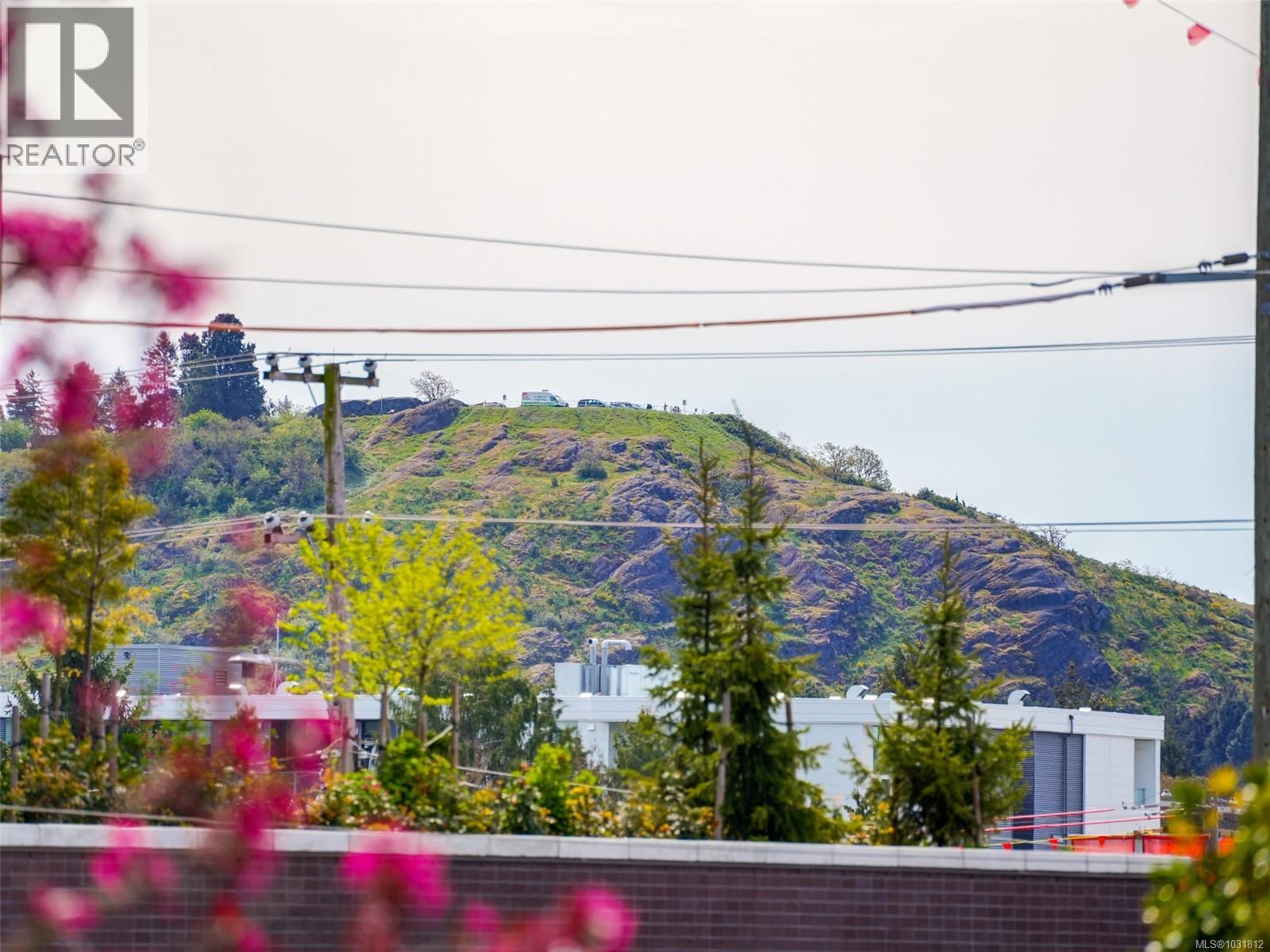 5 3968 Cedar Hill Road, Saanich