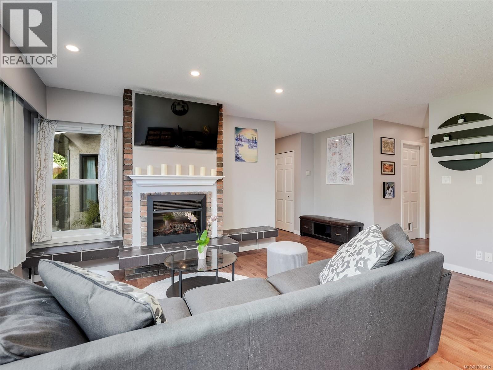 5 3968 Cedar Hill Road, Saanich