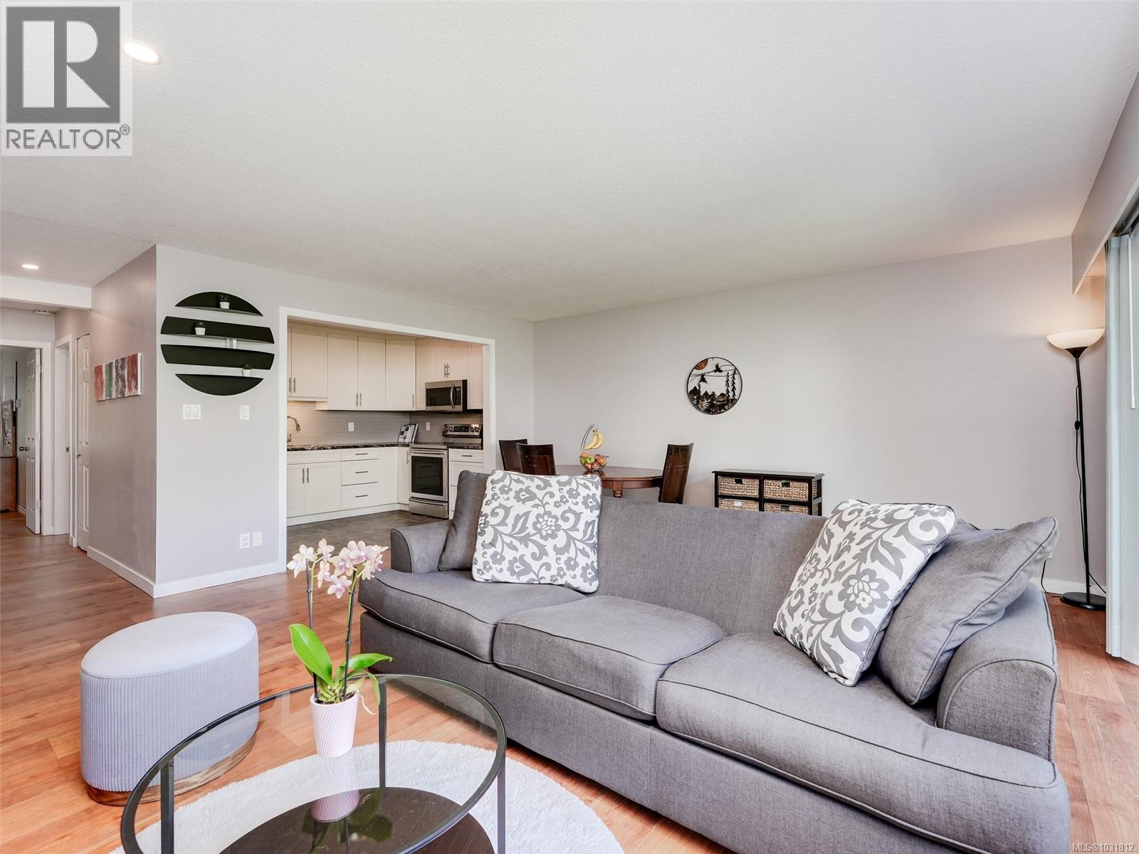 5 3968 Cedar Hill Road, Saanich