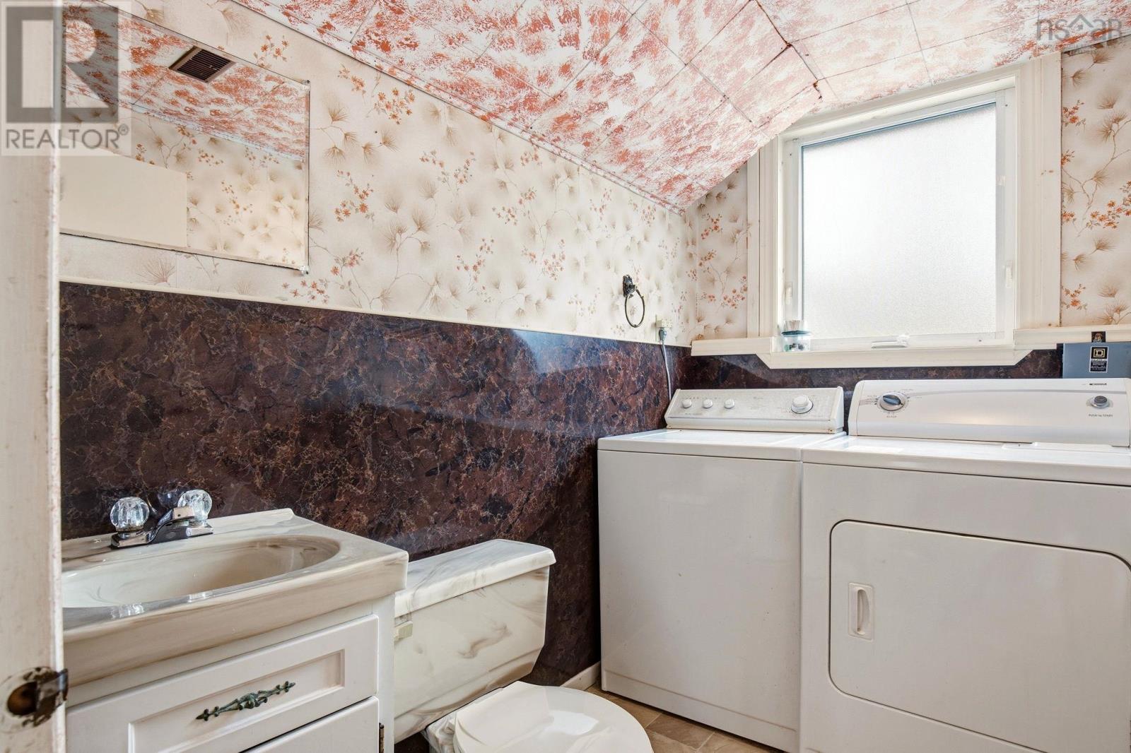 Property 26 of 33 of 27 Attwood Crescent