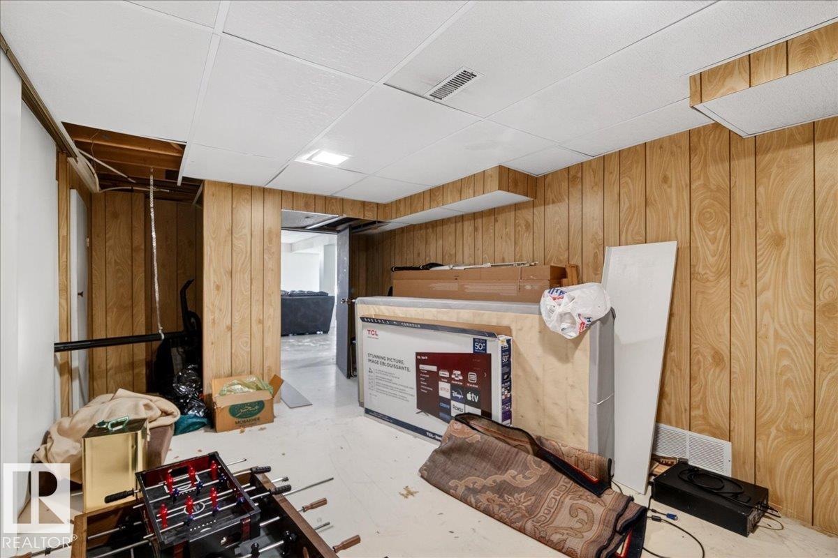 15815 124 ST NW - 50