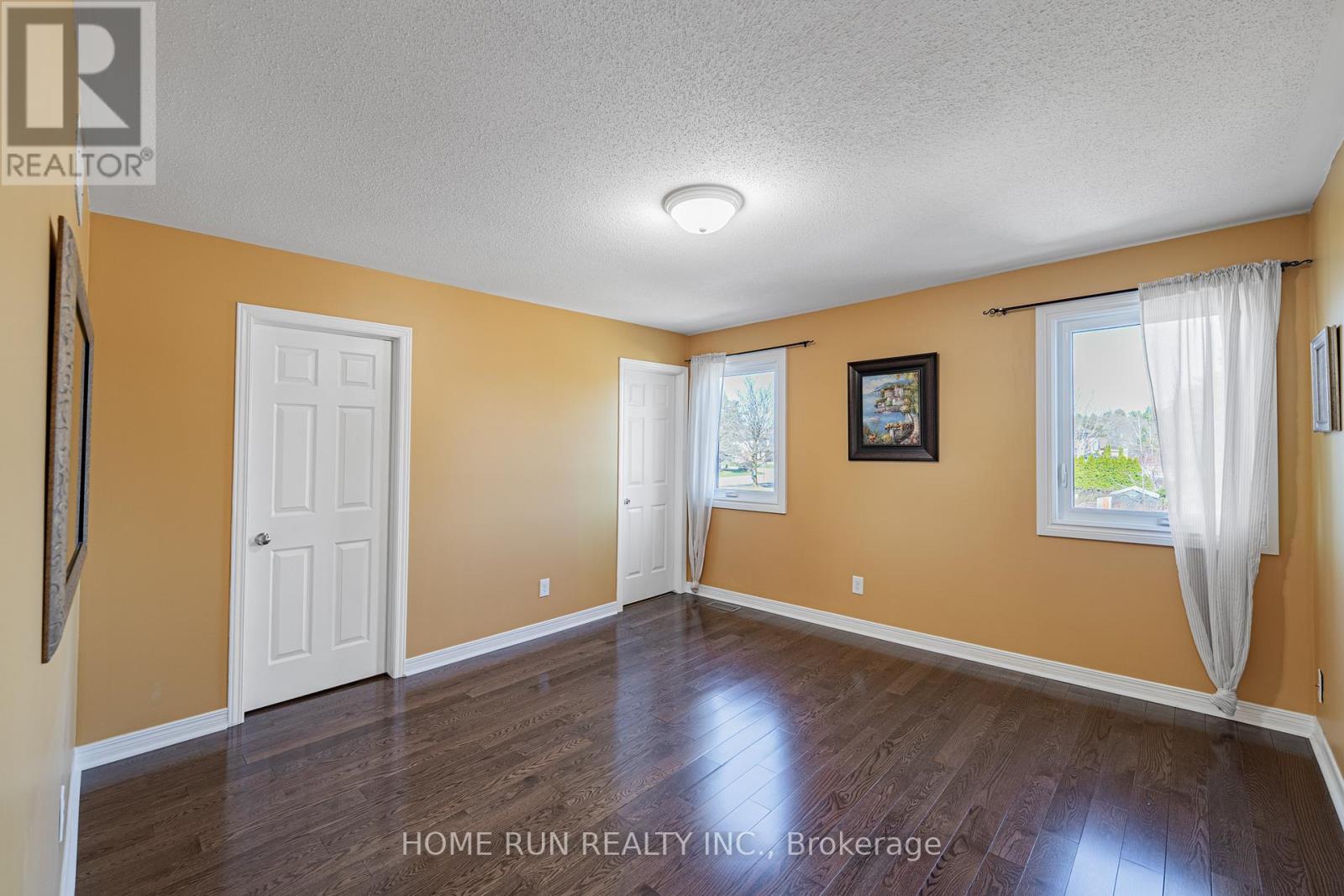 5 THUNDERBIRD CRESCENT — photo 25