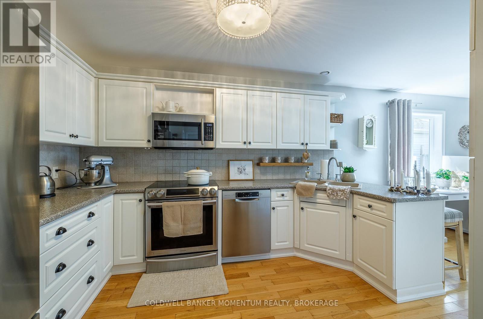 32 ANNMARIE DRIVE - 11