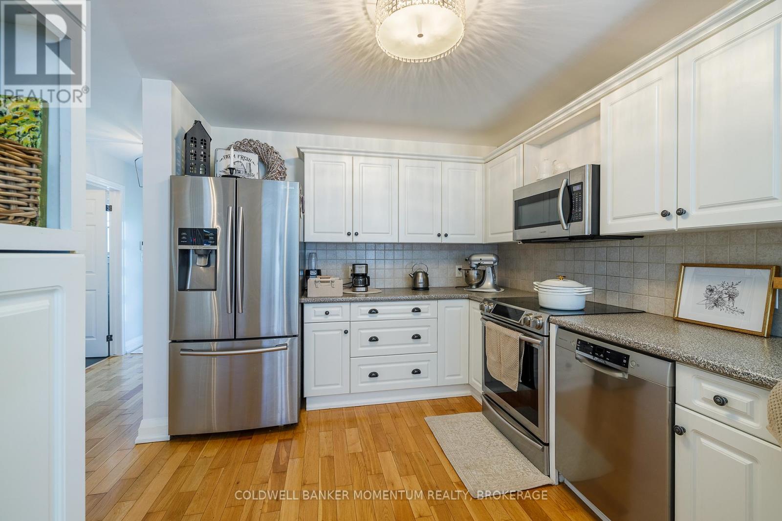 32 ANNMARIE DRIVE - 14