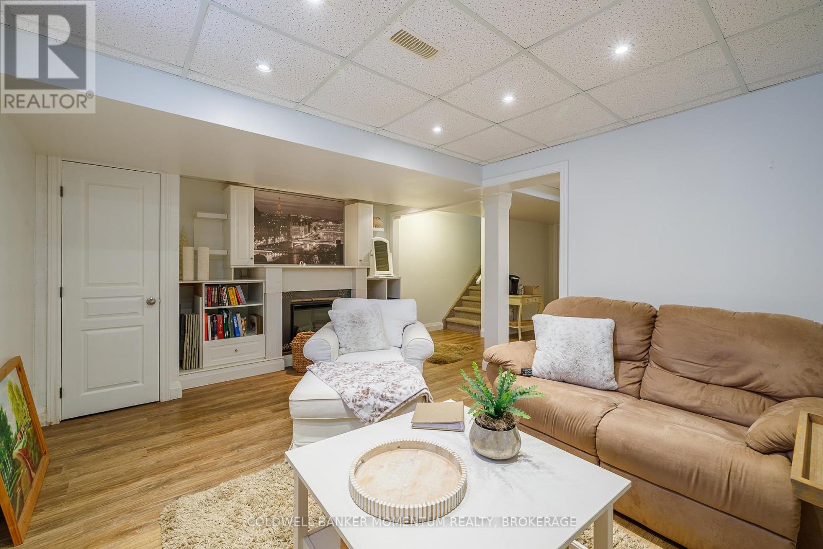 32 ANNMARIE DRIVE — photo 35