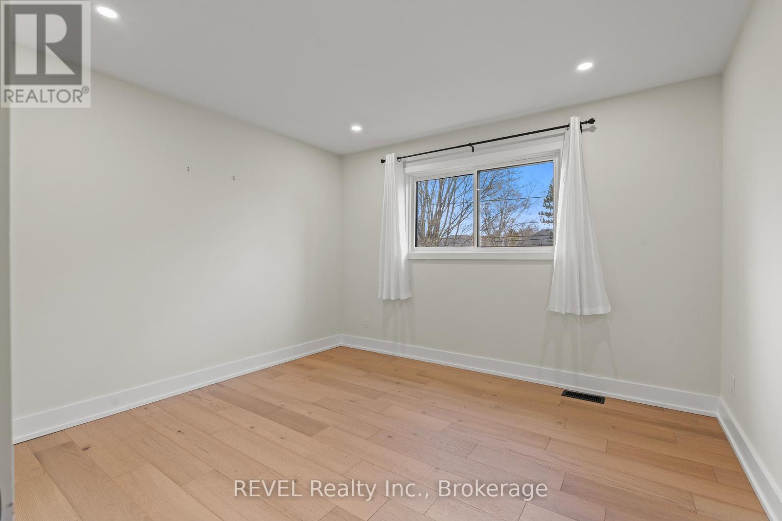 1097 PELHAM STREET — photo 25