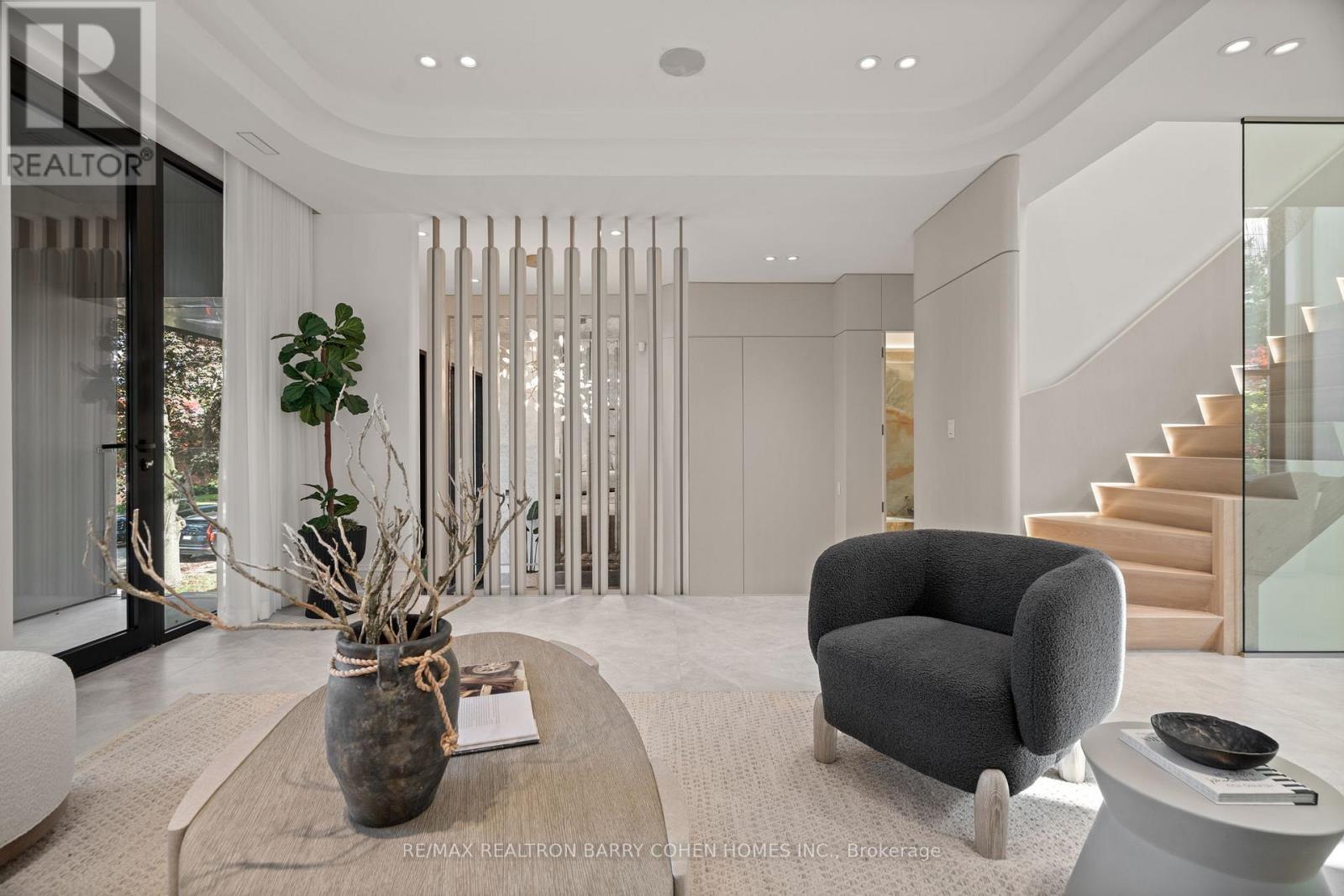 39 CHUDLEIGH AVENUE - 13