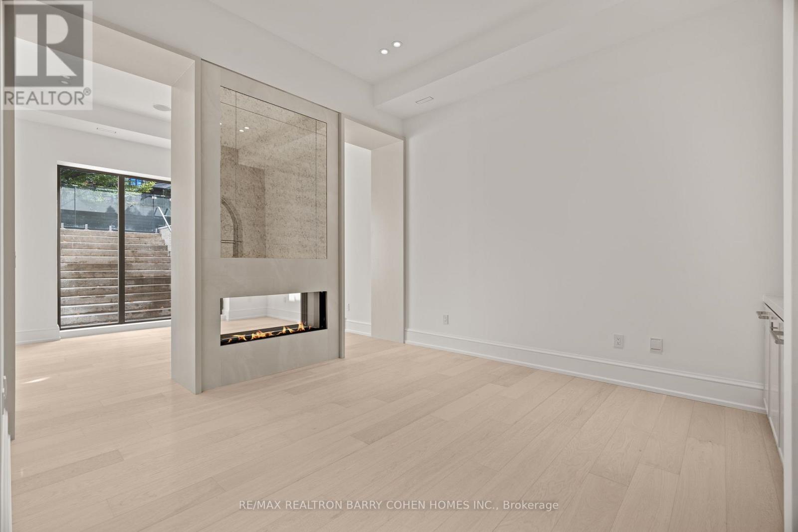 39 CHUDLEIGH AVENUE - 24