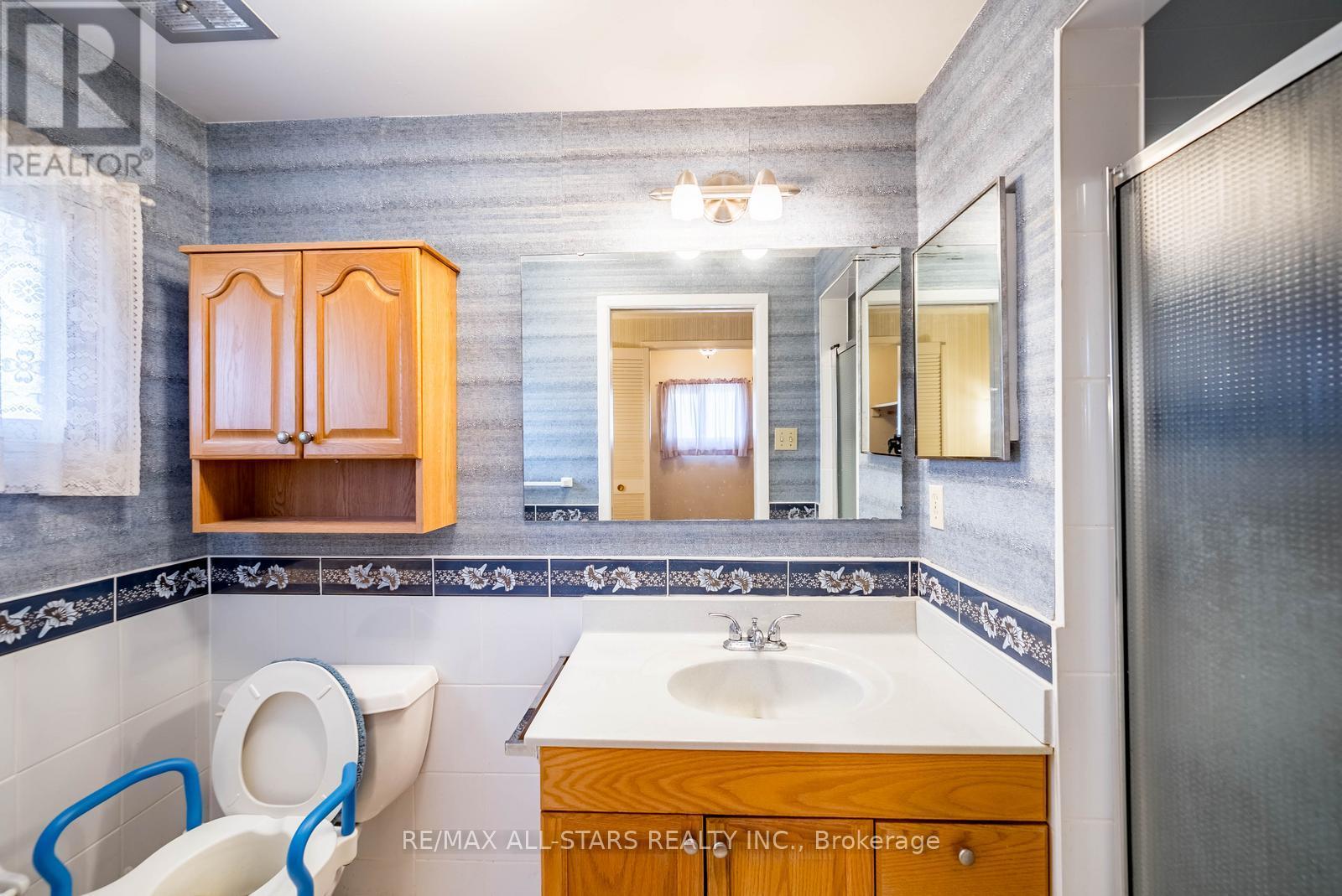 57 GLOXINIA CRESCENT — photo 31