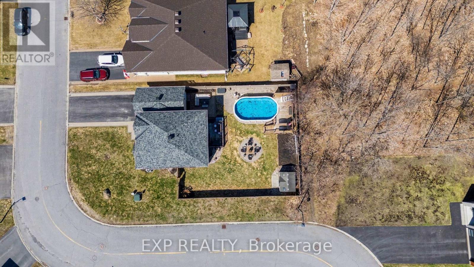 212 JASPER CRESCENT — photo 30