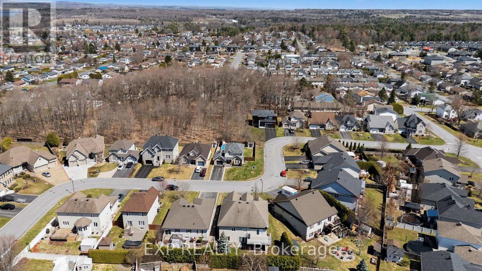 212 JASPER CRESCENT — photo 41
