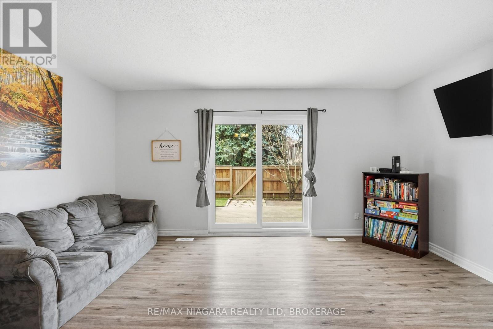 #64 151 LINWELL ROAD - 14