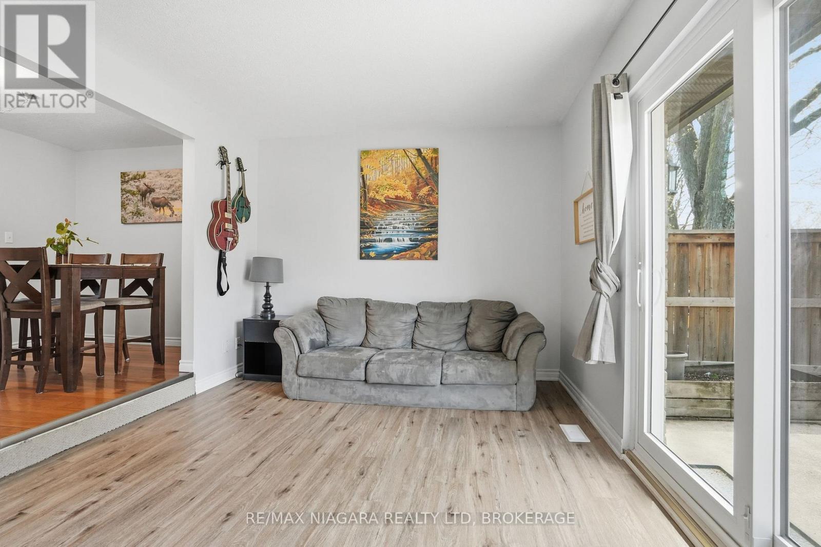 #64 151 LINWELL ROAD - 16