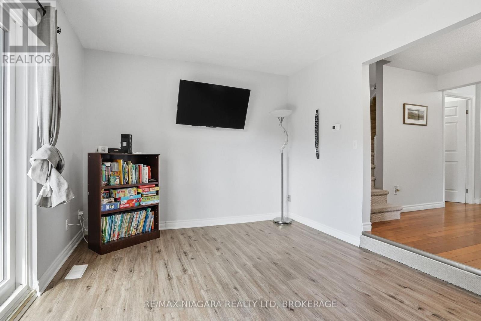 #64 151 LINWELL ROAD - 17