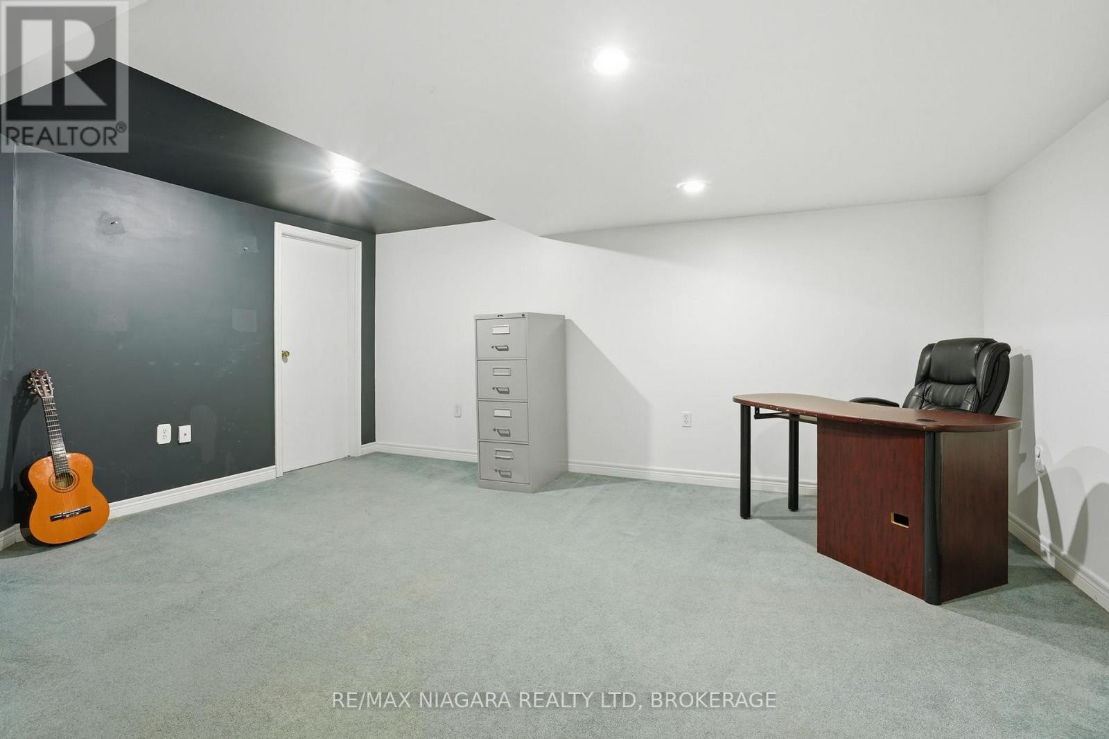 #64 151 LINWELL ROAD - 29