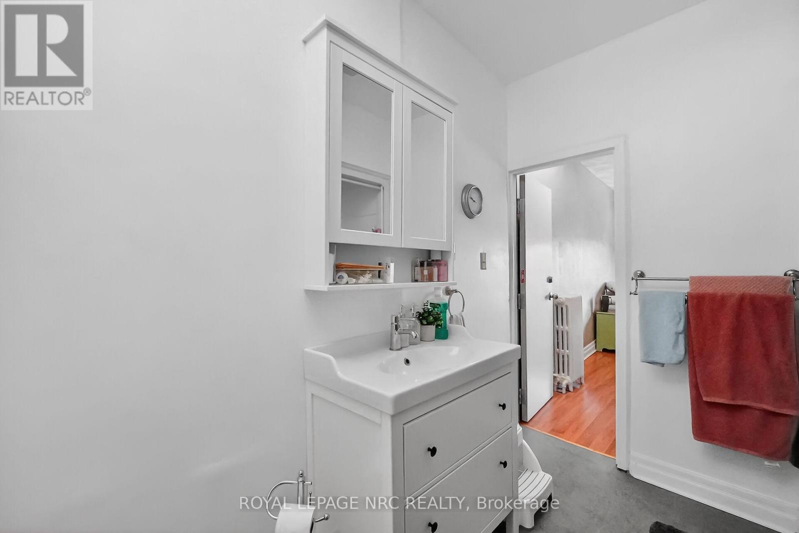 13 ALBERT STREET W — photo 23