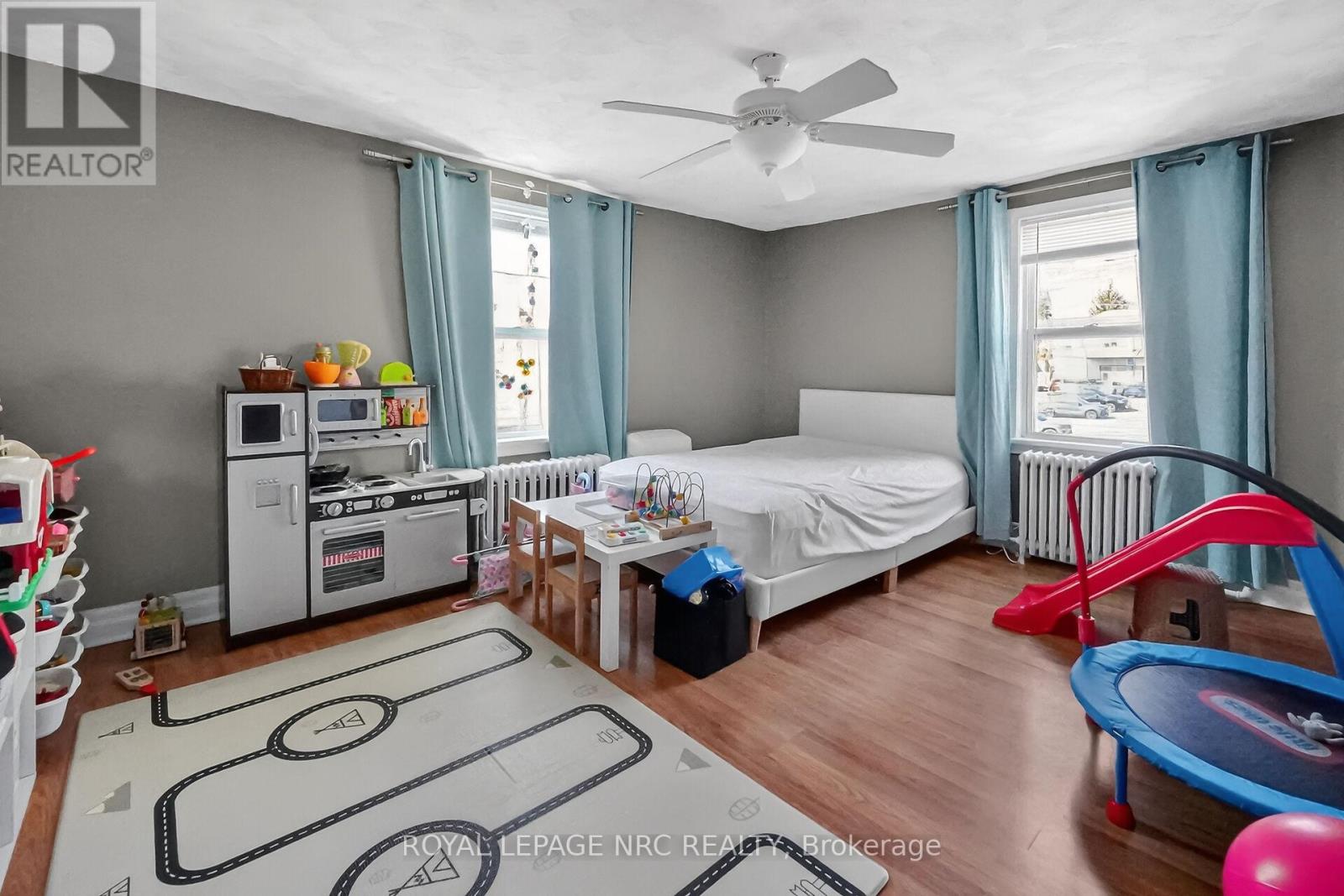2 bedroom -  double vinyl windows