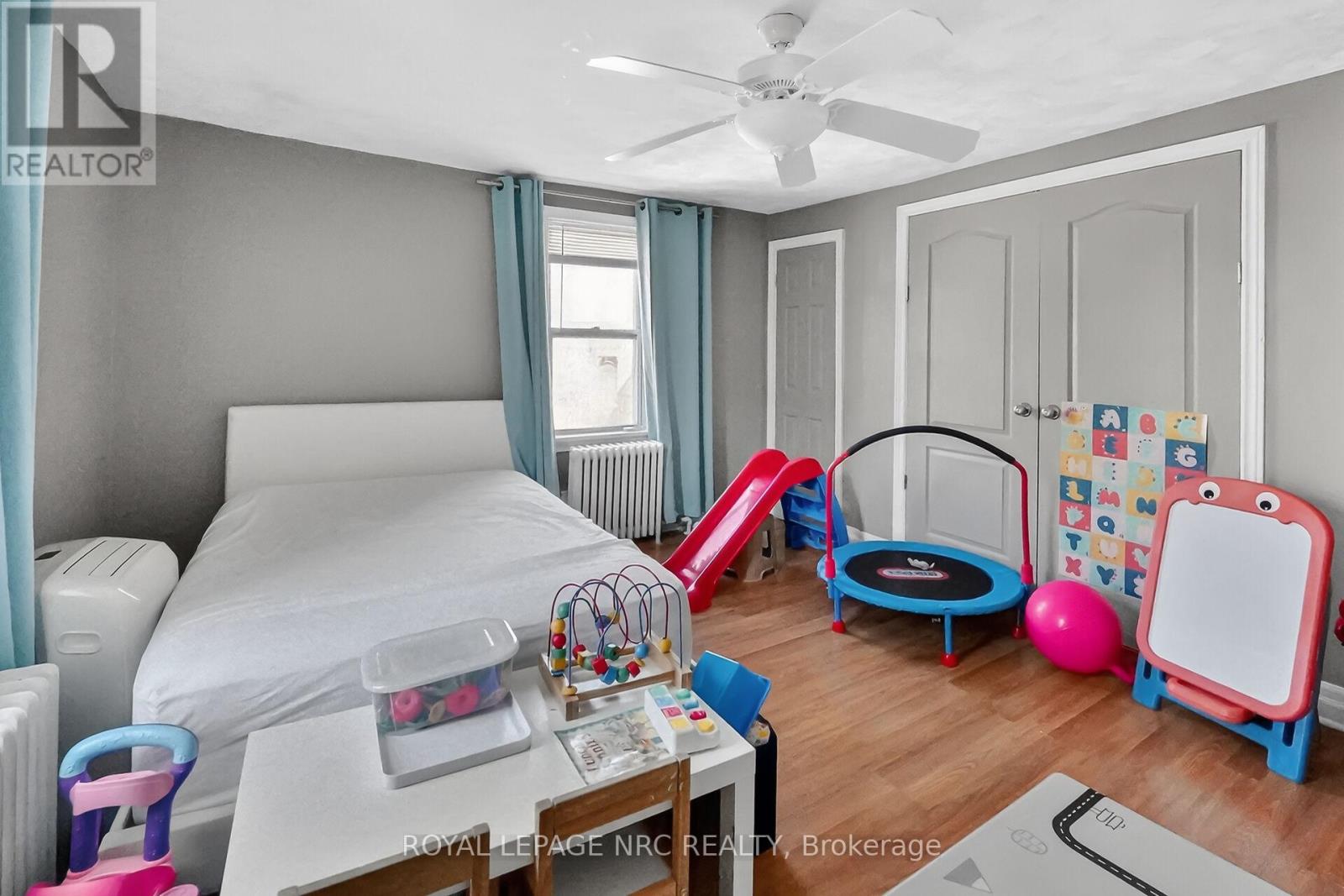triple closets in 2 bedroom