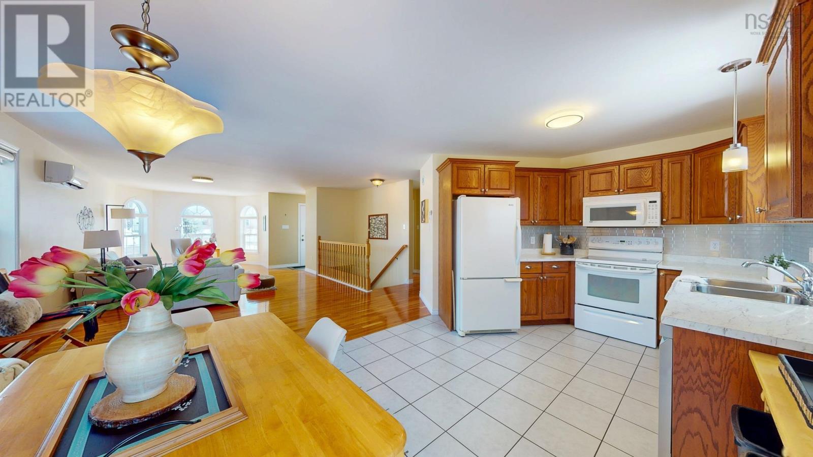 40 Douglas Street — photo 11