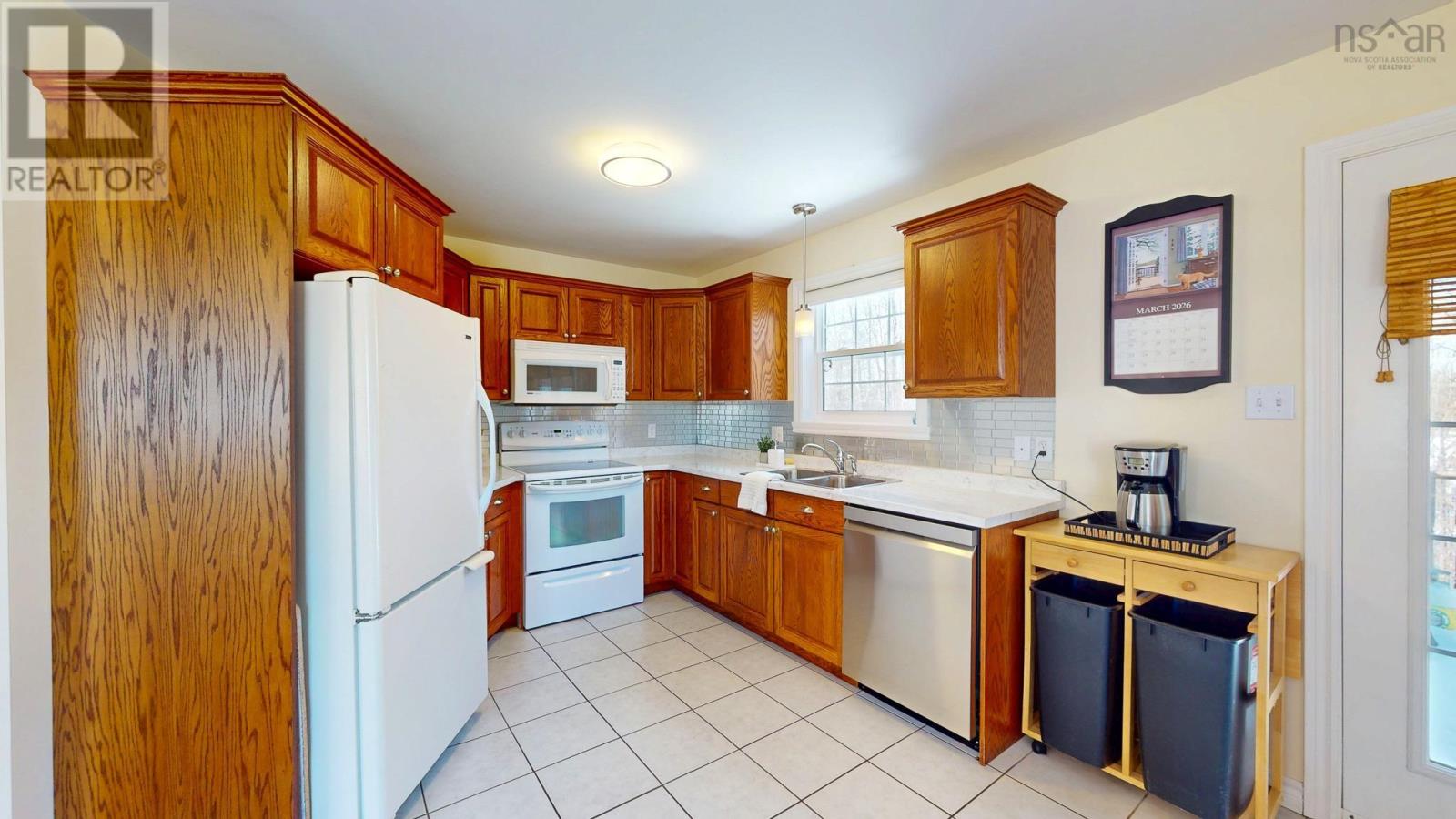 40 Douglas Street — photo 12