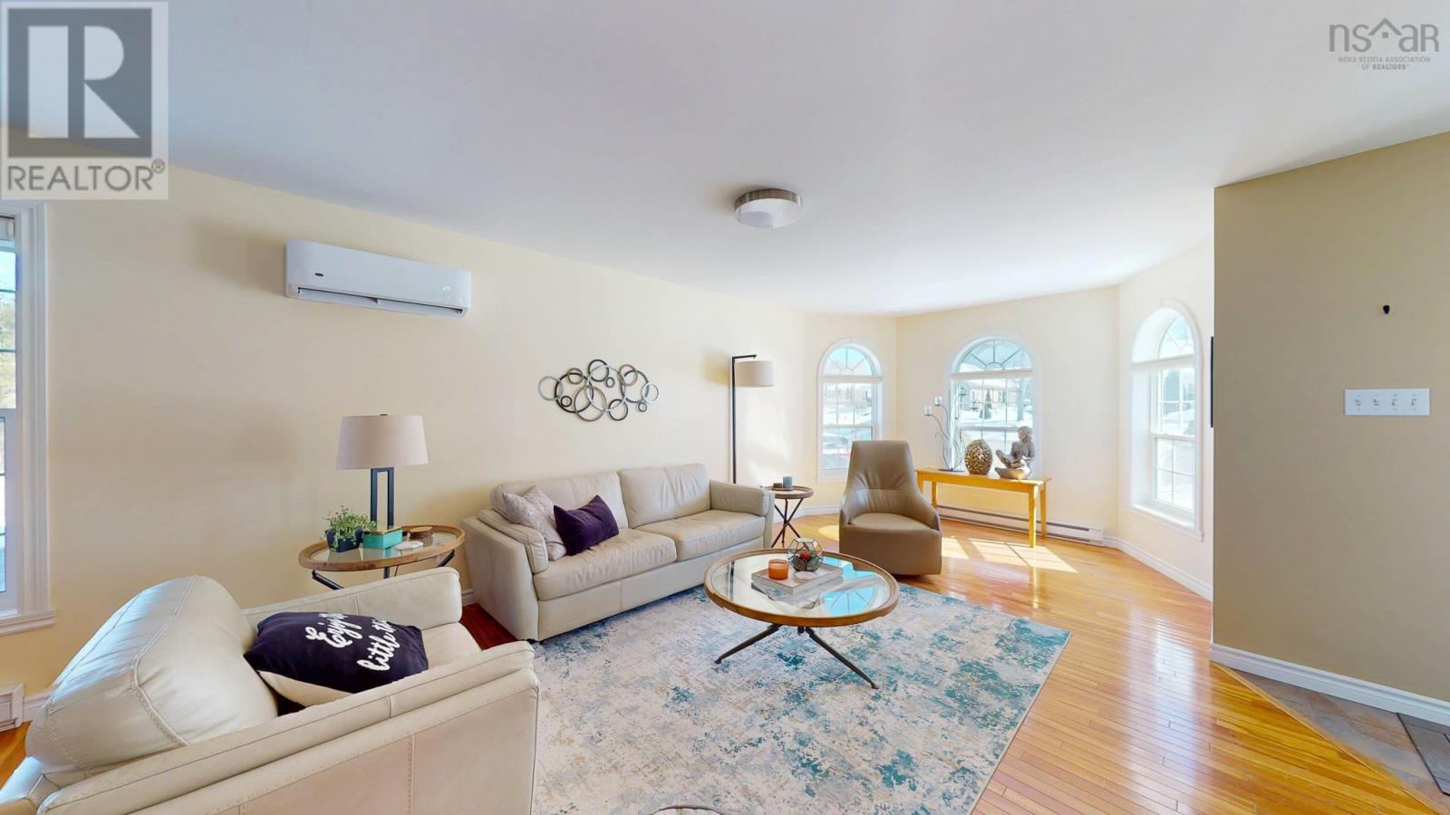 40 Douglas Street — photo 6