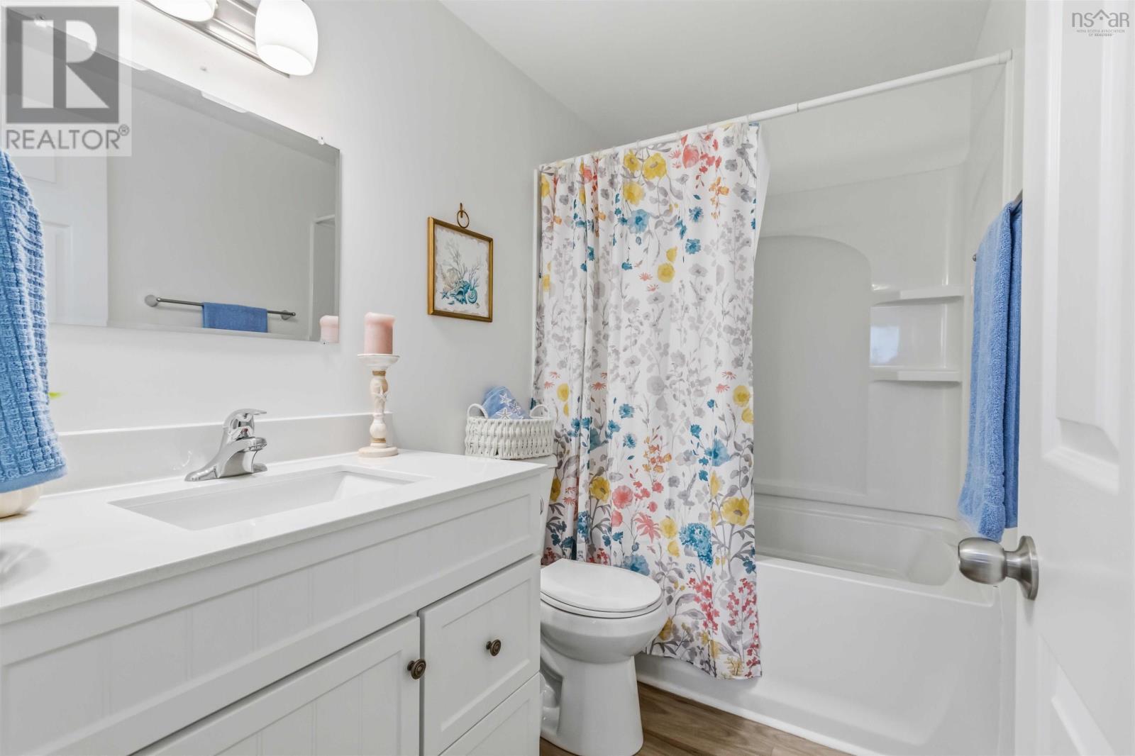 Updated Full Bath