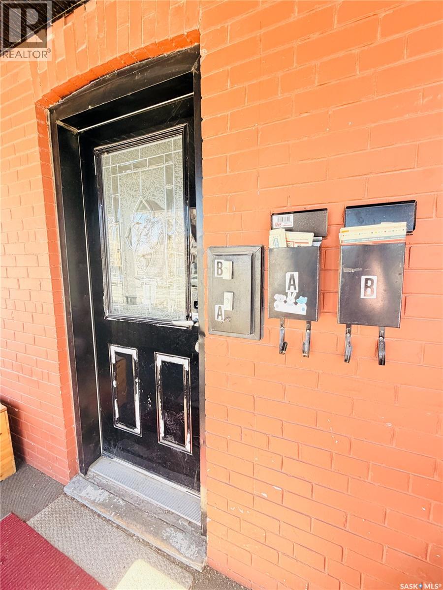 2119 Lorne STREET - 4