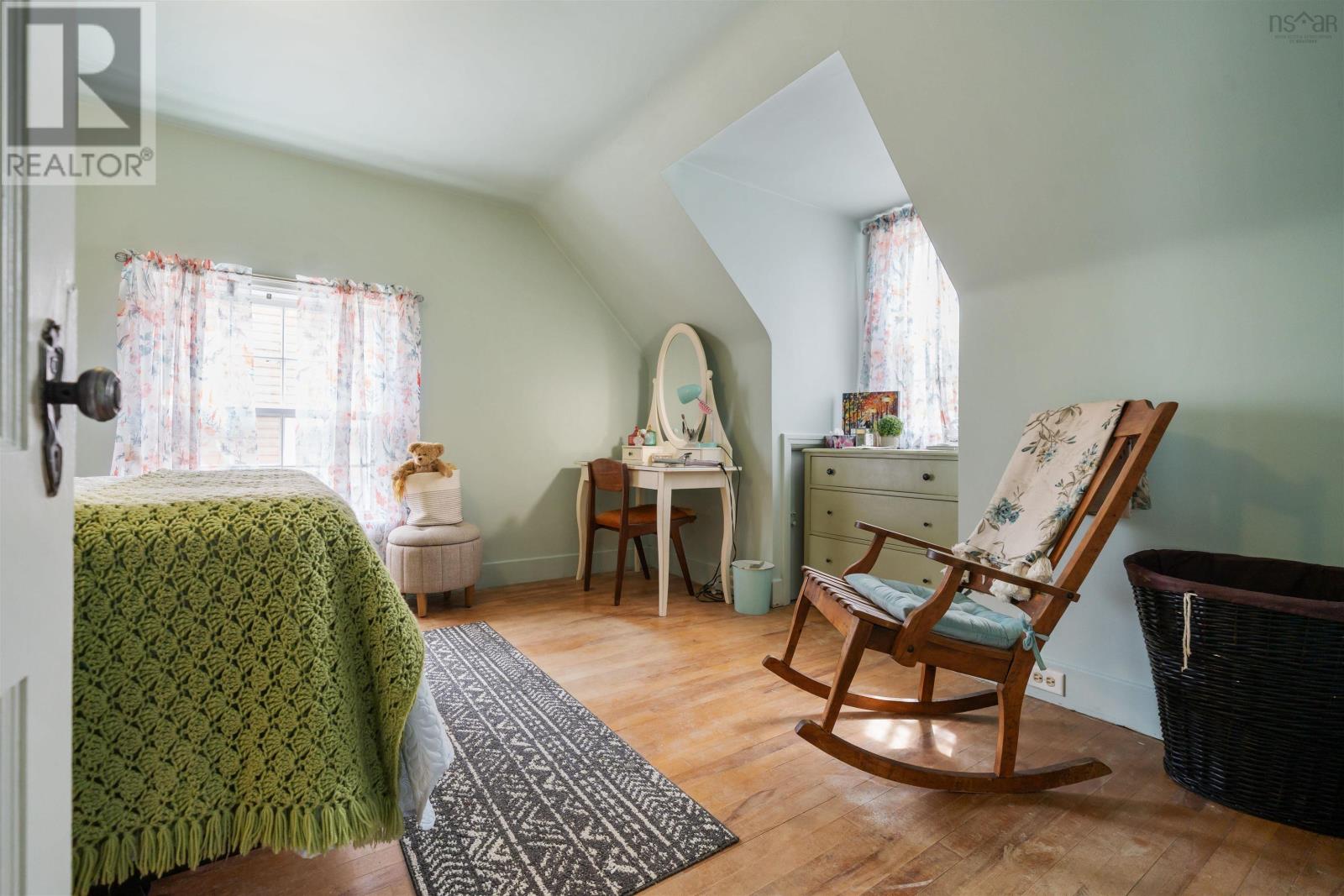 Property 27 of 36 of 105 Lyman Street