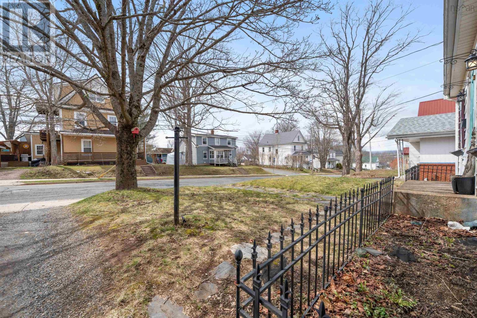 Property 33 of 36 of 105 Lyman Street