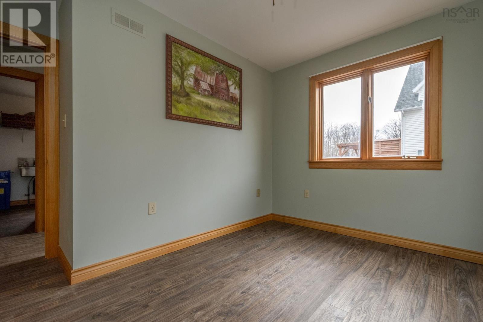 Property 9 of 50 of 752 Main Street