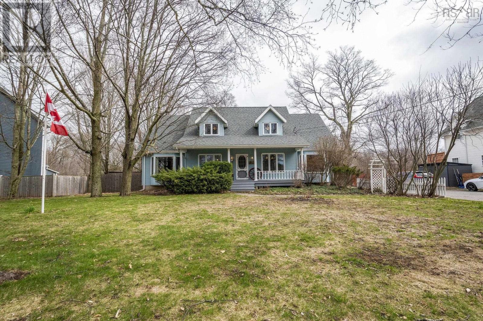 Property 2 of 50 of 752 Main Street